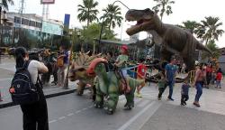 Ngabuburit Sambil Bermain bersama Dinosaurus