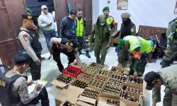 Gerebek Tempat Penyimpanan Miras di Kudus, Tim Gabungan Sita Ratusan Botol Berbagai Merek 