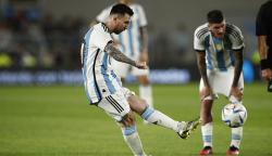 Gol Tendangan Bebas Jarak Jauh Lionel Messi Bungkam Panama 2-0