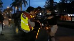 Polisi Bubarkan Balap Liar di Exit Tol Soroja Bandung, Remaja Kocar Kacir