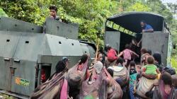 4 Hari Jalan Kaki Hindari Teror KKB, 52 Warga Distrik Koroptak Ditemukan di Tengah Hutan<