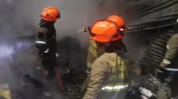 Toko Barang Bekas di Dipatukur Bandung Terbakar, Api Diduga dari Korsleting Litstik<