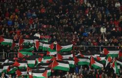 Suporter Swiss Kibarkan Bendera Palestina saat Israel Kalah di Kualifikasi Euro 2024