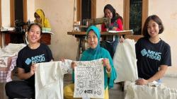 Ibu-ibu PKK di Muara Gembong Hasilkan Produk UMKM Rumahan Berkat MNC Peduli