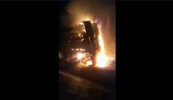 Kecelakaan di Pasuruan, Truk Batako Terguling dan Terbakar saat Parkir