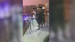 Diduga Gegara Pengunjung Tak Mau Bayar Parkir, Jukir Ini Acungkan Sajam lalu Rusak CCTV Toko