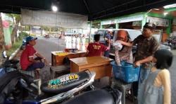 IJTI Korda Madura Raya Pokja Bangkalan Bagikan Takjil untuk Ratusan PKL di SGB <