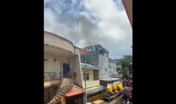 Gudang Minimarket di Makassar Terbakar<