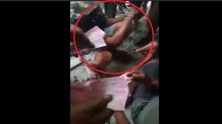 Nekat Beli Cabai Pakai Uang Palsu, Pria Paruh Baya Diikat Pedagang di Tiang Warung