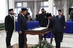 Bupati Nadalsyah Lantik 132 Pejabat di Lingkup Pemkab Barito Utara<