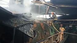 Pabrik Tekstil di Dayeuhkolot Bandung Terbakar Hebat, 2 Orang Terluka<