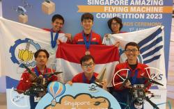Luar Biasa, Tim Robot Terbang ITS Rebut 3 Juara di Ajang SAFMC Singapura<