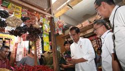 Jokowi Blusukan ke Pasar Johar Baru, Dengarkan Aspirasi Langsung Masyarakat