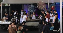 Keseruan Aksi Tumpah Ruah Berkah di Desa Wisata Condet, Berbagi Menu Buka Puasa Dalam Porsi Besar