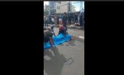 Wanita Pengendara Motor di Maros Tewas usai Jatuh ke Kolong Truk, Suami Histeris di TKP