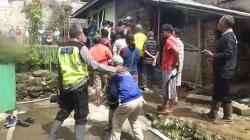 Penasaran, Ratusan Warga Datangi Rumah Dukun Pengganda Uang di Banjarnegara