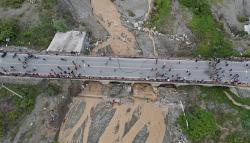 Jembatan Ambles, Jalur Utama Pemudik Sulbar-Sulsel Putus