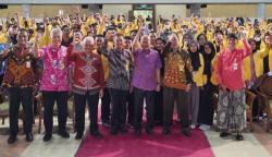Kuliah Umum di Unnes, Pius Lustrilanang Berharap Mahasiswa Tetap Junjung Tinggi Demokrasi