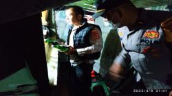 Polsek Andir Gerebek Toko di Jalan Arjuna Bandung, Sita Ratusan Botol Miras <