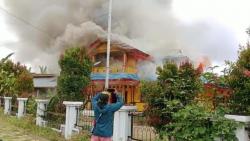 Kebakaran Kantor Bupati Dogiyai, Seluruh Ruang Kerja Dilalap Api