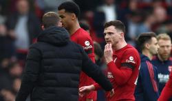 Viral Andy Robertson Disikut Hakim Garis saat Liverpool Vs Arsenal, Legenda Man United: Dia Bayi Besar!