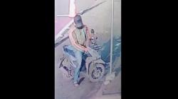 Pencuri Motor Beraksi di Pesantren Persis Tarogong Garut Terekam CCTV<