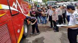 Jelang Arus Mudik 2023, Polres Indramayu Cek Angkutan Umum dan Tes Urine Sopir<