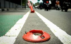 Pemprov DKI Bakal Ganti Stick Cone Jalur Sepeda dengan Marka Mata Kucing