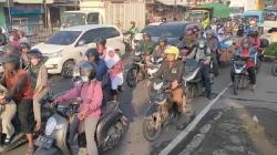 Pulang Kampung Lebih Awal, Pemudik Motor Mulai Ramai di Jalur Pantura Cirebon<