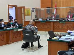 Teddy Minahasa Pamer Jabatan saat Bacakan Pleidoi: Tanpa Kolusi dan Nepotisme