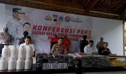 Polisi Bongkar Industri Rumahan Tembakau Sintetis, Sita Ratusan Ribu Butir Obat Terlarang