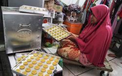 Kreatif, Pasangan Penyandang Disabilitas Ini Produksi 500 Kue Kering per Hari