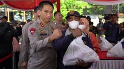 Ringankan Beban Masyarakat Jelang Lebaran, Polda Jabar Gelar Bazar Murah<
