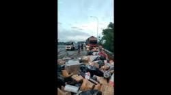 Kecelakaan di Tol Semarang-Solo 8 Tewas, Paket Kiriman Tampak Berceceran