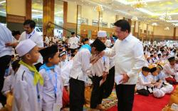 Maknai Ramadan dan Nuzulul Quran, BSI Bagi-Bagi THR ke 2.222 Anak Yatim