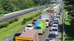 Imbas Kecelakaan Beruntun, Tol Palikanci Cirebon Macet Belasan Kilometer