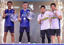 Fajar/Rian Ungkap Kisah Haru dan Lucu saat Bantu Mohammad Ahsan Naik Podium All England 2023