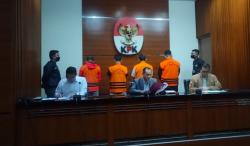 Jadi Tersangka, Wali Kota Bandung Yana Mulyana Pakai Rompi Tahanan