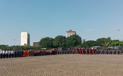 Kapolri Pimpin Apel Operasi Ketupat 2023 Diiringi Pasukan Berkuda hingga Helikopter di Monas