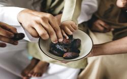Jadwal Buka Puasa di Ambon Hari Ini 20 April 2023<