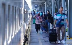 24.000 Penumpang Kereta Mudik Melalui Stasiun Pasar Senen