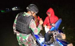 Satgas TNI Perketat Sweeping Barang Bawaan Pelintas di Perbatasan RI-Malaysia 