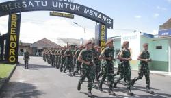  Hari Terakhir OJT, Puluhan Taruna Akmil Digembleng di Markas Pasukan Bremoro<