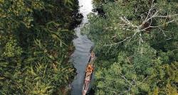 Kampung Unik di Kalimantan, Singgah ke Danau Ini Ada Seorang Petapa dan Ular Besar