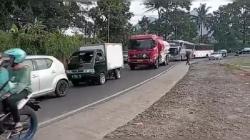 Arus Mudik Membeludak, Buka Tutup Diterapkan di Jalur Nagreg Bandung