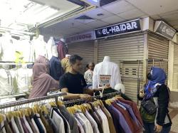 Pedagang Pakaian di Pasar Tanah Abang Curhat Omzetnya Turun pada Ramadhan 2023
