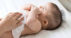 Kiat Atasi Kulit Sensitif dan Rentan Alergi pada Bayi di 1.000 Hari Pertama 