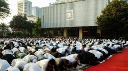 2.000 Umat Muslim Sholat Idul Fitri 1444 H di Balai Kota Jakarta
