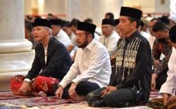Jokowi-Ganjar Sholat Id di Masjid Raya Sheikh Zayed
