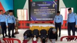 Momen Haru Pemberian Remisi di Lapas Samarinda, Para Napi Langsung Sujud Syukur